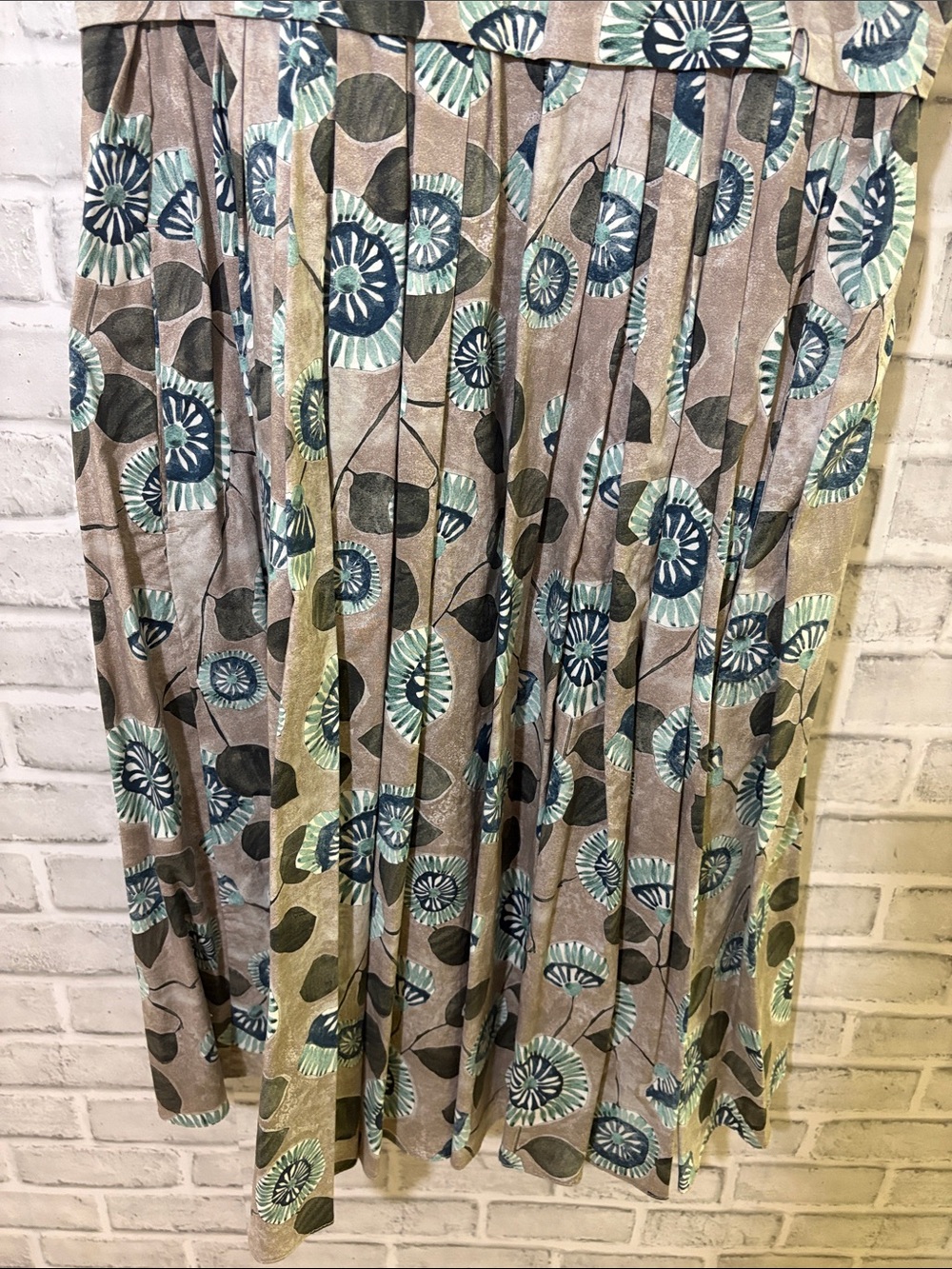 ‘s MaxMara Sleeveless Floral Fit-and-Flare Dress, see measurements - Picture 3 of 6